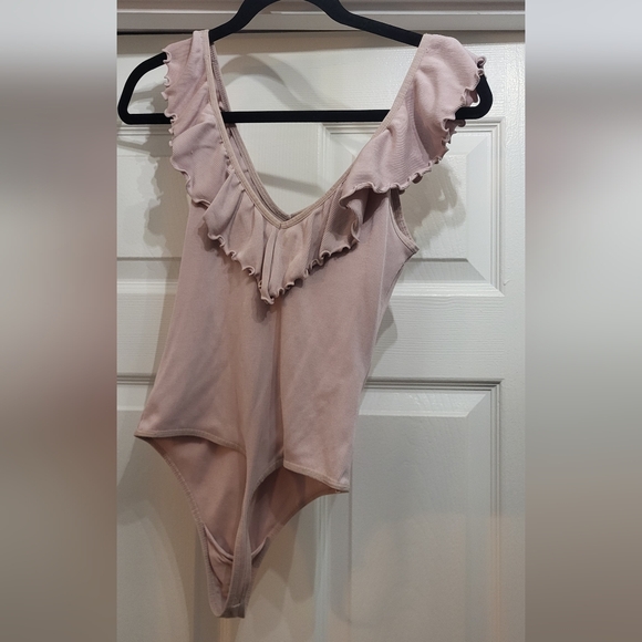 Wilfred Light Pink Ribbed Ruffle Bodysuit Small - Picture 2 of 2